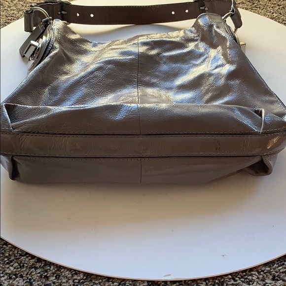 Coach Peyton Gray patent leather handbag - Picture 7 of 7